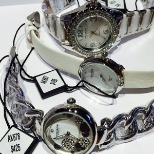 NIB AKRIBOS XXIV Ladies Watch Gift Set of 3